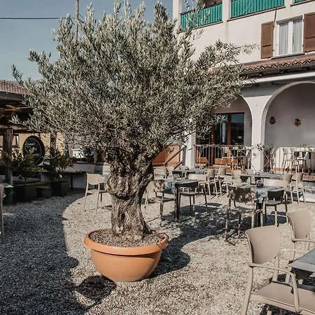 Szálloda Ristorante Al Portico Gerra (Locarno)